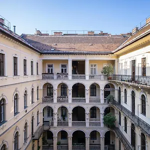  Apartment Next To The Synagogue